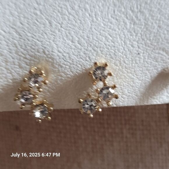 Free People Set Of Four Pierced Earrings NWT - Picture 3 of 6